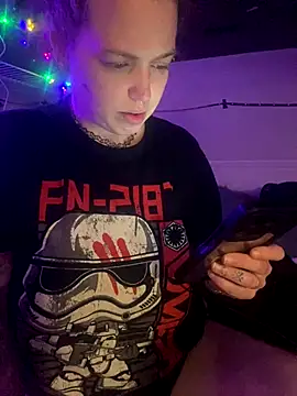 Snapshot of favoritestepsis chatting on 09/21/25, 12:45 favoritestepsis online show from 09/21/25, 12:45