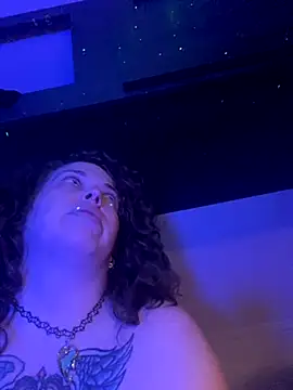 Snapshot of favoritestepsis chatting on 10/25/25, 11:10 favoritestepsis online show from 10/25/25, 11:10