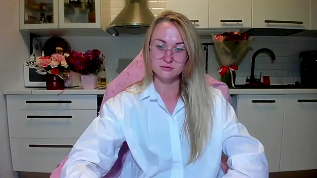 your Goddess Eva online show from 09/30/25, 08:25