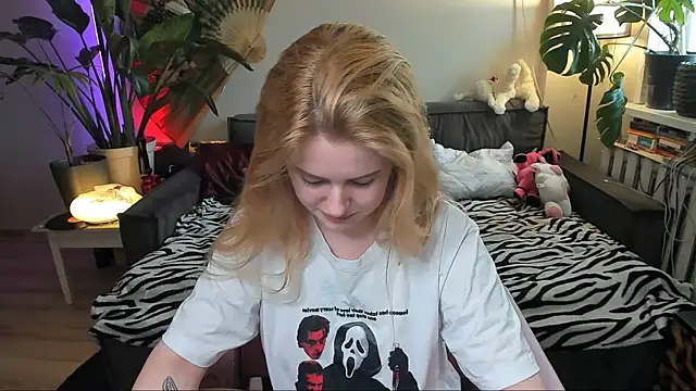 Alexa Pirs online show from 03/24/26, 12:10