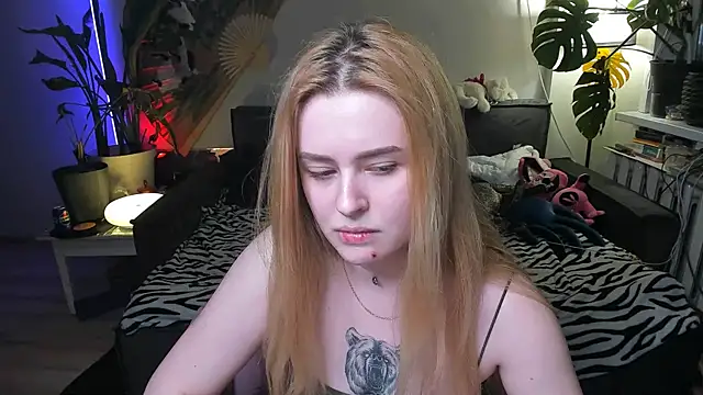 Alexa Pirs online show from 04/11/26, 07:07