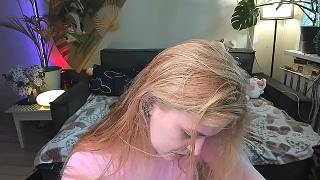 Alexa Pirs online show from 05/12/26, 02:47