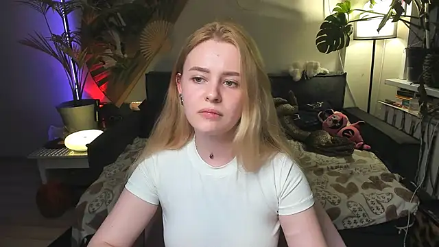 Alexa Pirs online show from 05/16/26, 08:18