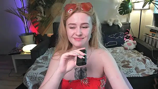 Alexa Pirs online show from 05/18/26, 02:45