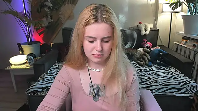 Alexa Pirs online show from 06/16/26, 03:14