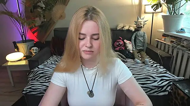 Alexa Pirs online show from 06/18/26, 11:03