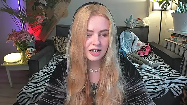 Alexa Pirs online show from 07/11/26, 02:20