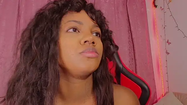 Daphnewalker   online show from 12/17/25, 11:05