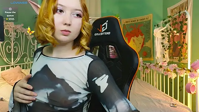 Snapshot of MizukiNoYoru chatting on 03/03/25, 11:00 MizukiNoYoru online show from 03/03/25, 11:00