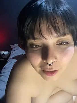 Snapshot of Solo_yoss chatting on 03/06/25, 08:19 Solo yoss online show from 03/06/25, 08:19