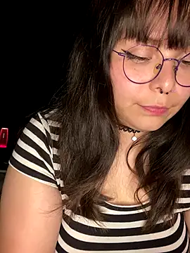 Snapshot of Solo_yoss chatting on 10/23/25, 07:07 Solo yoss online show from 10/23/25, 07:07