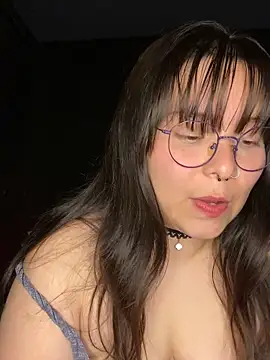 Snapshot of Solo_yoss chatting on 11/12/25, 06:25 Solo yoss online show from 11/12/25, 06:25