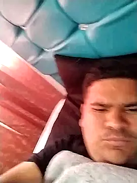 Snapshot of oscarshow24 chatting on 03/03/25, 05:18 oscarshow24 online show from 03/03/25, 05:18