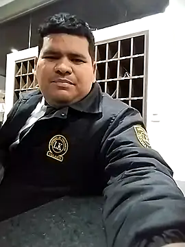 Snapshot of oscarshow24 chatting on 09/25/25, 03:43 oscarshow24 online show from 09/25/25, 03:43