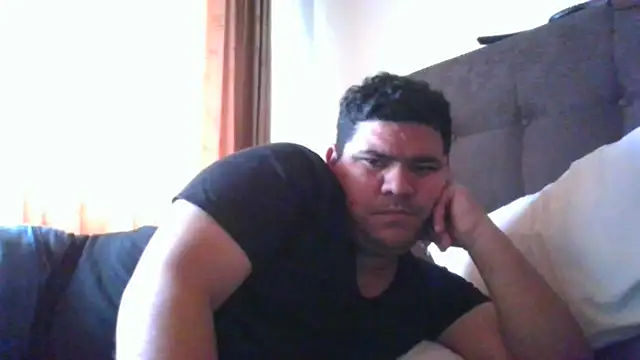 Snapshot of oscarshow24 chatting on 10/01/25, 07:20 oscarshow24 online show from 10/01/25, 07:20