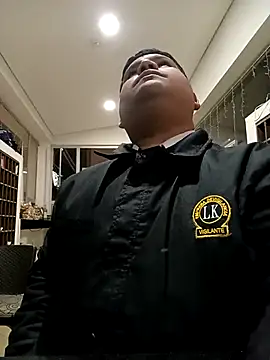 Snapshot of oscarshow24 chatting on 12/19/25, 03:57 oscarshow24 online show from 12/19/25, 03:57