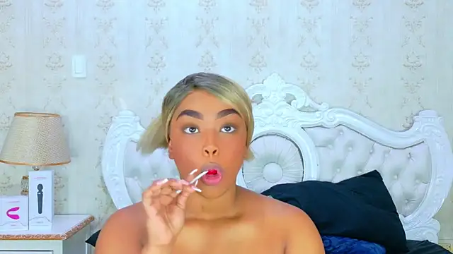 TianahGlow online show from 11/15/25, 08:38