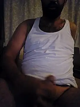 Snapshot of cuckold123 chatting on 10/29/25, 04:04 cuckold123 online show from 10/29/25, 04:04