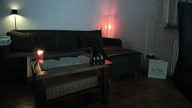 Snapshot of molicaremolicare chatting on 11/10/25, 06:23 molicaremolicare online show from 11/10/25, 06:23