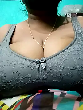 Snapshot of SX-JUHI chatting on 02/26/25, 11:48 SX-JUHI online show from 02/26/25, 11:48