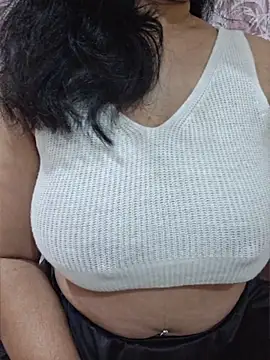 Jassi Does online show from 04/21/26, 08:12