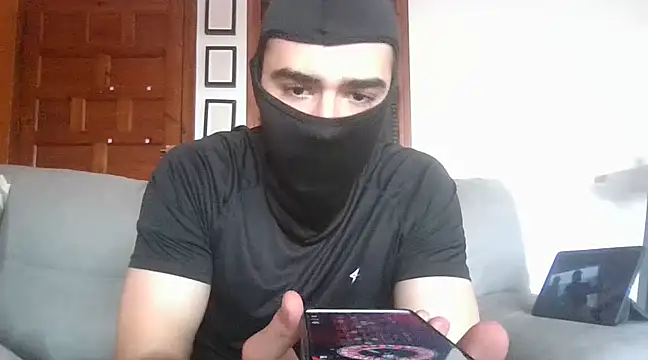 Snapshot of ESCOMOFUC chatting on 02/27/25, 04:21 ESCOMOFUC online show from 02/27/25, 04:21