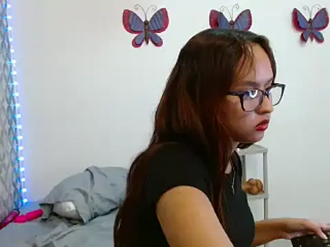 Emilybateee online show from 03/07/25, 11:16