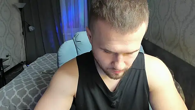 Snapshot of Vladik_b chatting on 03/03/25, 05:07 Vladik b online show from 03/03/25, 05:07