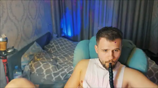 Snapshot of Vladik_b chatting on 03/13/26, 05:41 Vladik b online show from 03/13/26, 05:41