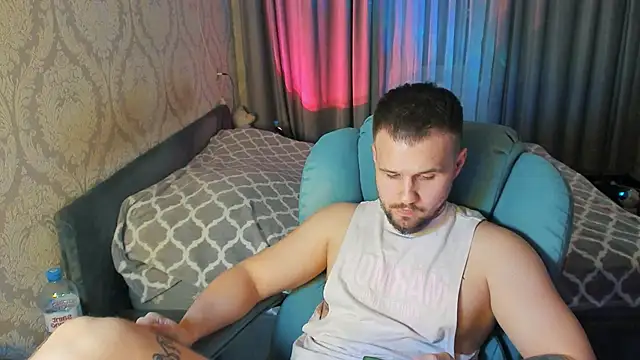 Snapshot of Vladik_b chatting on 03/24/26, 06:46 Vladik b online show from 03/24/26, 06:46