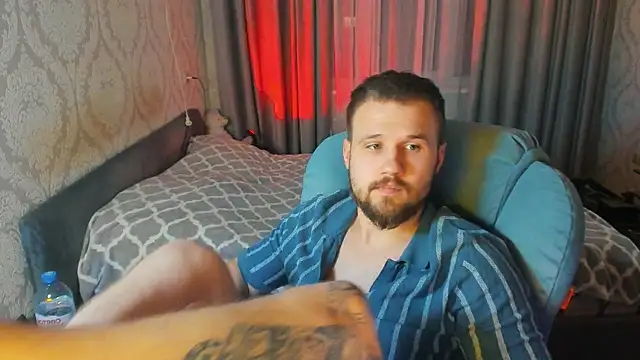 Snapshot of Vladik_b chatting on 04/10/26, 06:23 Vladik b online show from 04/10/26, 06:23