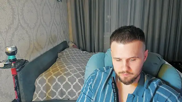 Snapshot of Vladik_b chatting on 04/16/26, 05:36 Vladik b online show from 04/16/26, 05:36