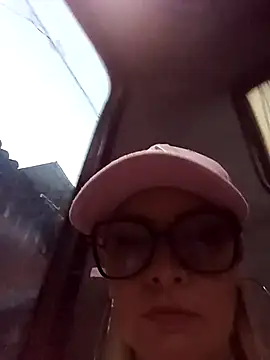 CandieGilson   online show from 10/04/25, 10:46