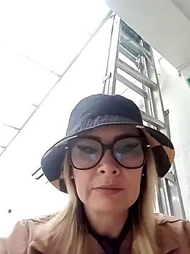 CandieGilson   online show from 11/08/25, 11:43