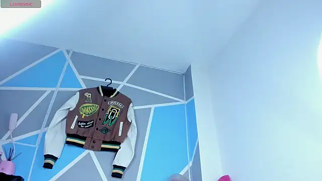 Meghan hott online show from 02/09/26, 07:01