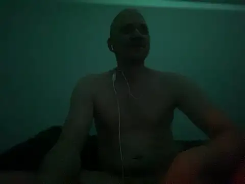 Snapshot of Krzysiekg123 chatting on 02/19/25, 09:58 Krzysiekg123 online show from 02/19/25, 09:58