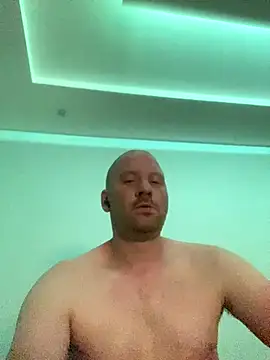 Snapshot of Krzysiekg123 chatting on 09/30/25, 10:04 Krzysiekg123 online show from 09/30/25, 10:04