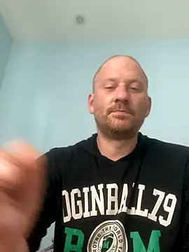 Snapshot of Krzysiekg123 chatting on 10/05/25, 02:59 Krzysiekg123 online show from 10/05/25, 02:59