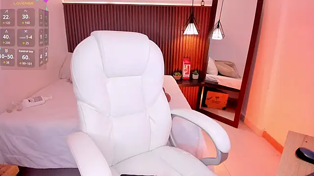 Snapshot of julietaevanns chatting on 02/18/26, 03:35 julietaevanns online show from 02/18/26, 03:35