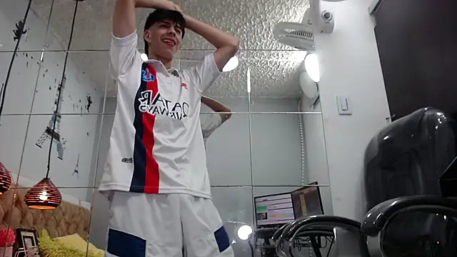 Estiv18  online show from 03/22/25, 11:53