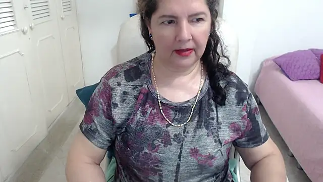 leonela 69 online show from 04/28/26, 02:27