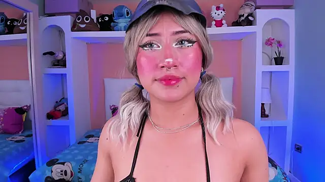 miss   megan online show from 10/28/25, 02:37