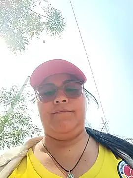 Snapshot of promiscuous-indecent-momm chatting on 03/26/26, 02:55 promiscuous-indecent-momm online show from 03/26/26, 02:55