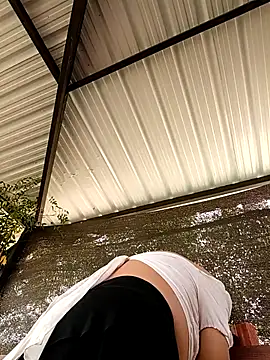 Snapshot of promiscuous-indecent-momm chatting on 04/16/26, 03:57 promiscuous-indecent-momm online show from 04/16/26, 03:57