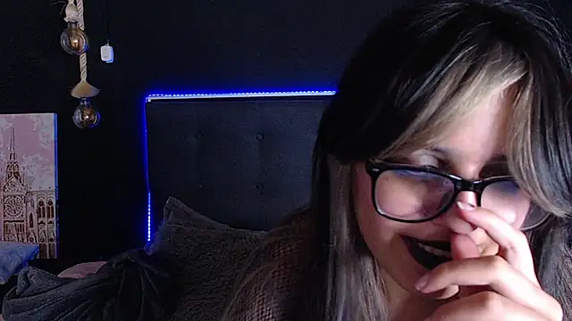 Snapshot of scarleth_shadow chatting on 03/09/25, 07:56 scarleth shadow online show from 03/09/25, 07:56