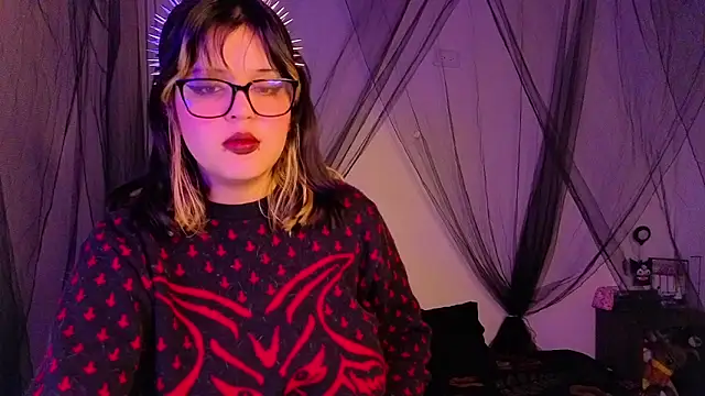 Snapshot of scarleth_shadow chatting on 10/27/25, 12:04 scarleth shadow online show from 10/27/25, 12:04