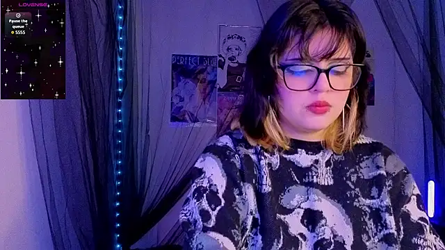 Snapshot of scarleth_shadow chatting on 11/26/25, 12:11 scarleth shadow online show from 11/26/25, 12:11