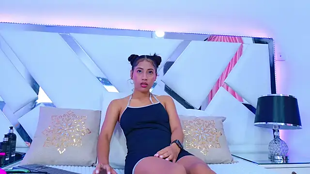 YesyHills online show from 02/20/25, 06:57