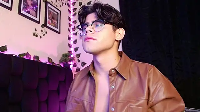 Snapshot of isaac-saenz chatting on 02/19/25, 09:36 isaac-saenz online show from 02/19/25, 09:36