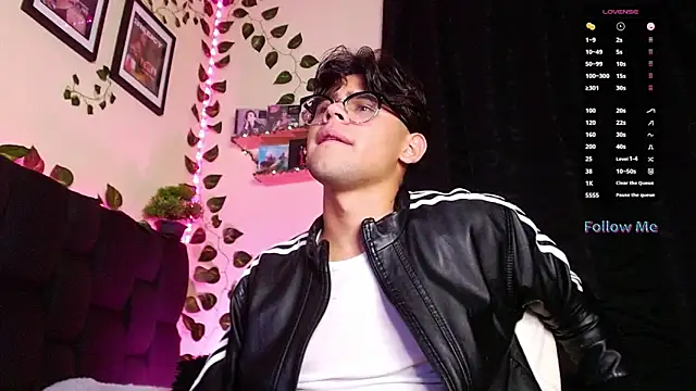 Snapshot of isaac-saenz chatting on 02/22/25, 09:26 isaac-saenz online show from 02/22/25, 09:26